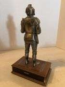 HERITAGE 11” TRANSISTOR RADIO WITH KNIGHT