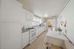 Prime Auction Opportunity in Pinecraft, Florida