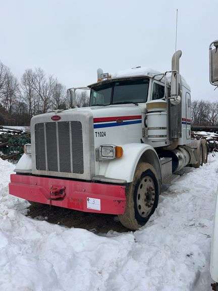 2013 Peterbilt 367 showing 46,008 mi, 9,279 hrs - runs