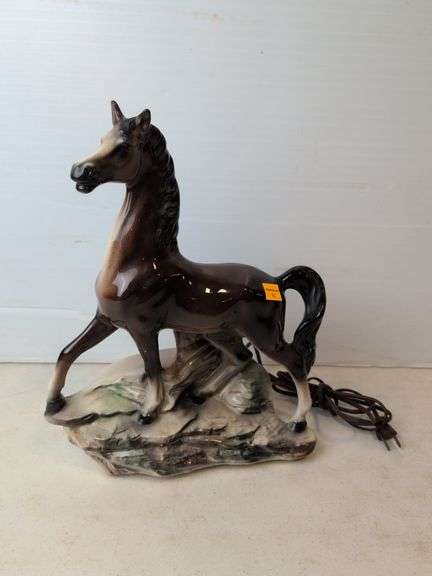 1950's NICE Lane Mfg Co. TV top lamp horse on rocks Excellent condition works 14"h x 14"w