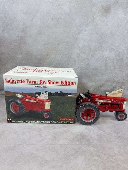 Farmall 450 brass tacks demonstrator model tractor - 1/16 scale