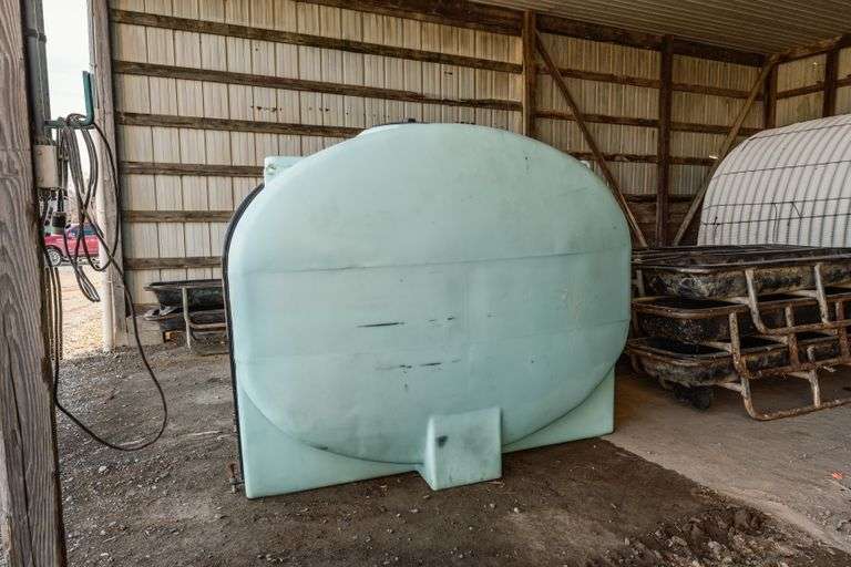 ACE Roto Mold 3200-gallon flat bottom rear fill with hoops tank 3'; fill