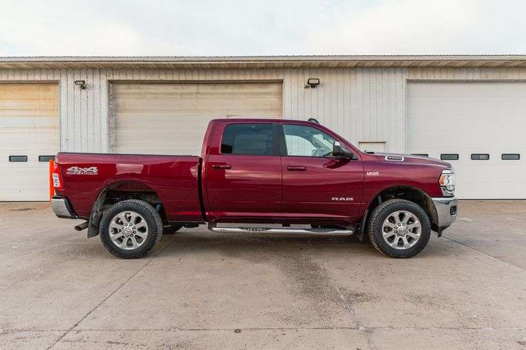 2020 Ram 2500 HD Hemi Pickup Truck