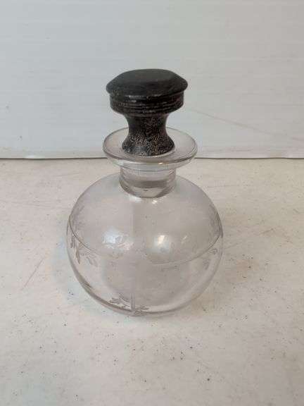 floral glass etched motif perfume deanter with glass dabber