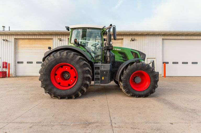 2021 Fendt 828 S4 Vario Tractor
