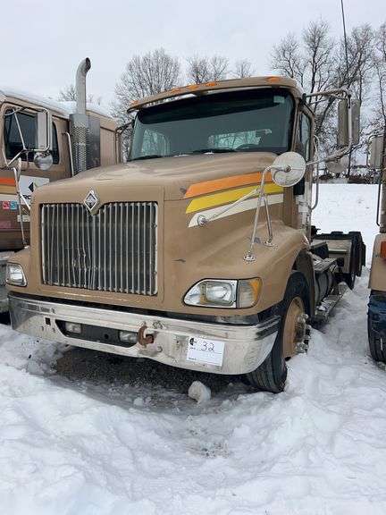 2008 International 9200 showing 558,888 mi, 18,160 hrs - doesn't run