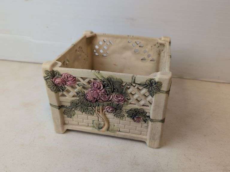 Weller square pottery planter Roma Roses & Trellis Fence pattern 1920's  spider crack on bottom
