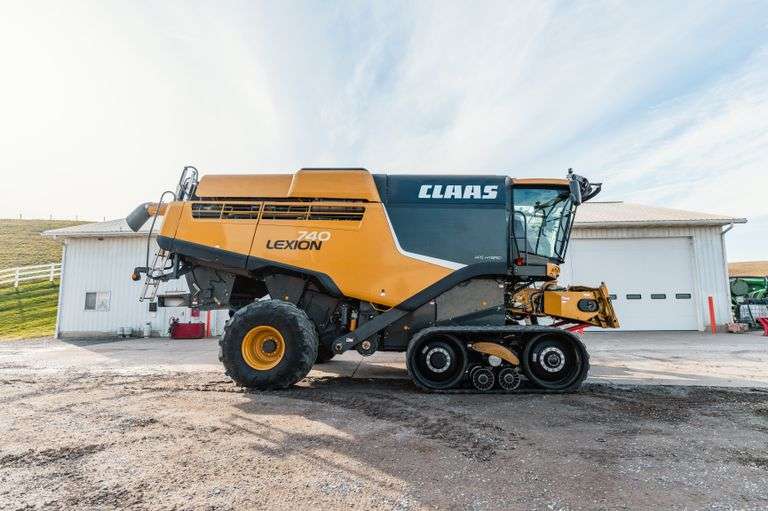 2015 Lexion 740TT Combine