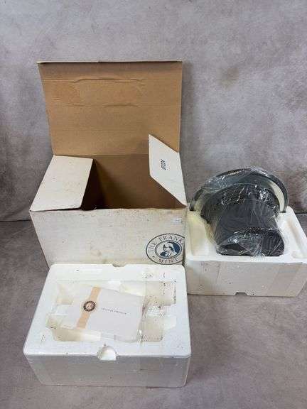 Franklin Mint display stand - see photos