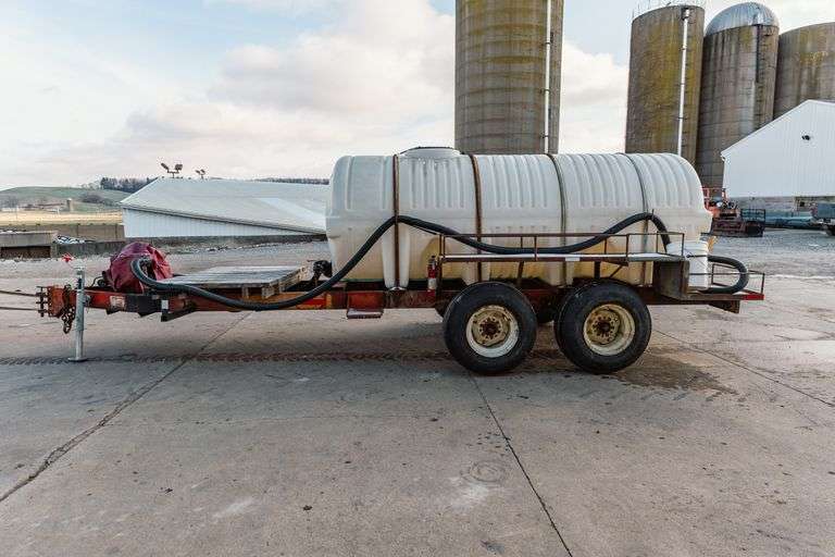 Clymer Clark trailer w/1000-gallon poly tank