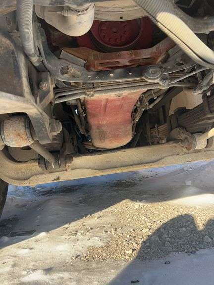 2015 IH 5900i showing 19,035 mi, 8,227 hrs - runs