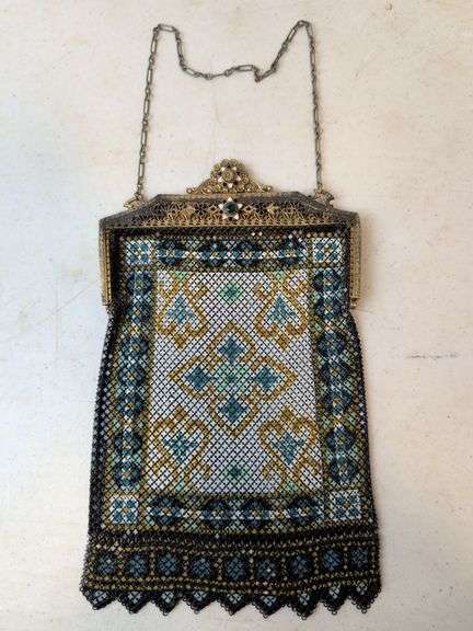 Mandolin Mfg Co. USA ornate mesh purse with floral motif decorations