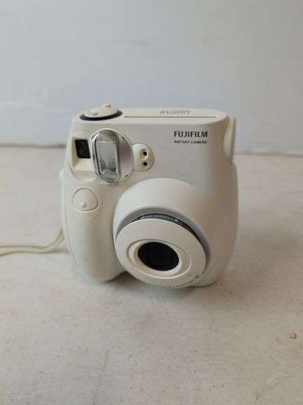 Fugi Instamax 7S mini instamatic camera