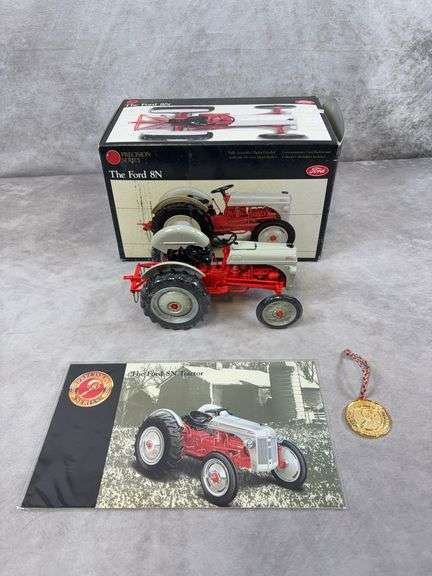 Ford 8N die-cast model tractor - Precision Series - 1/16 scale
