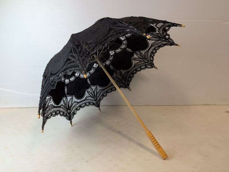 black lace motif ladies umbrella  apprx 26 "