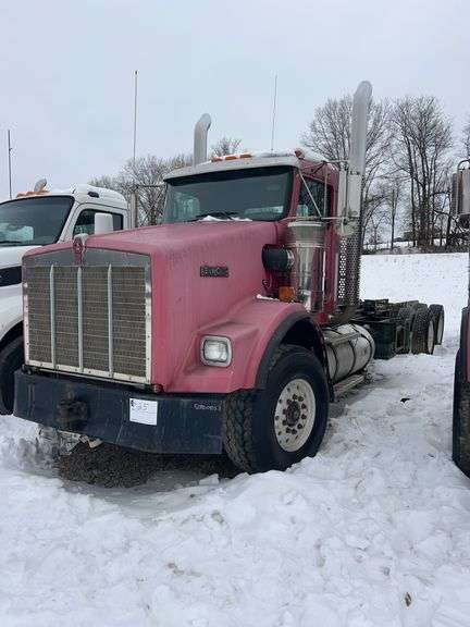 2009 Kenworth T800 miles & hrs unknown - doesn't run