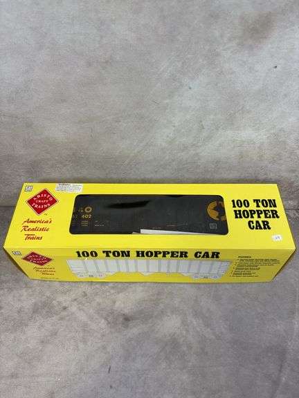 Aristocraft 100 ton model train hopper car - see photos