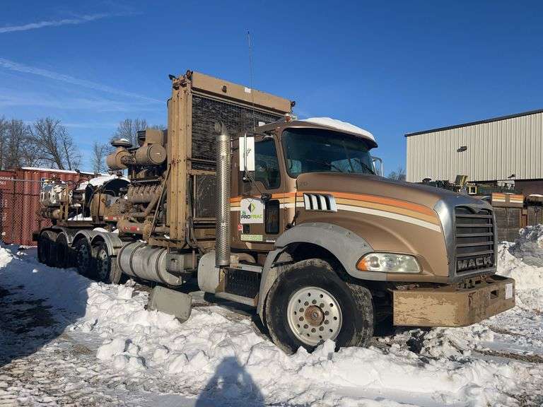 2014 Mack GU813 showing 24,982 mi, 4,142 hrs - doesn’t run