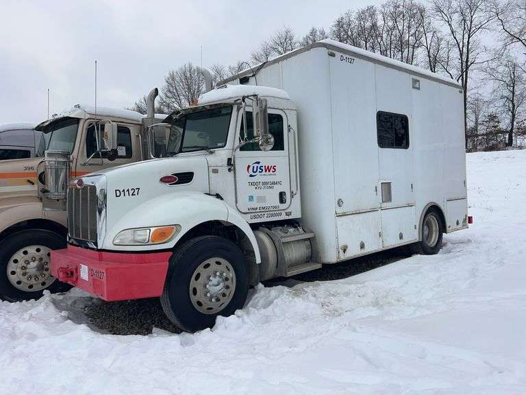 2014 Peterbilt 337 showing 12,132 mi, 5,866 hrs - runs