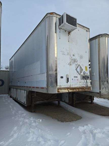 Trim 28' van trailer