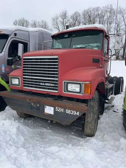 2008 Mack CHU613 showing 51,636 mi, 12,049 hrs - runs