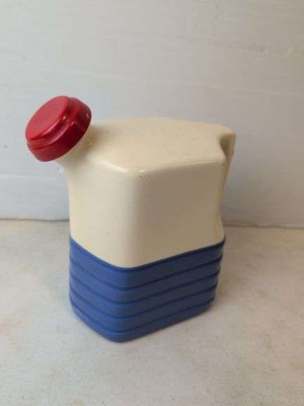 Depression era Univeral Potteries red/white/blue fridge water pitcher stamped U.S.A.