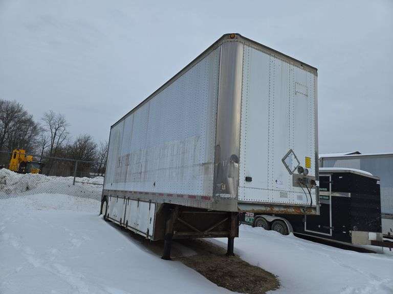 Trim 28' van trailer