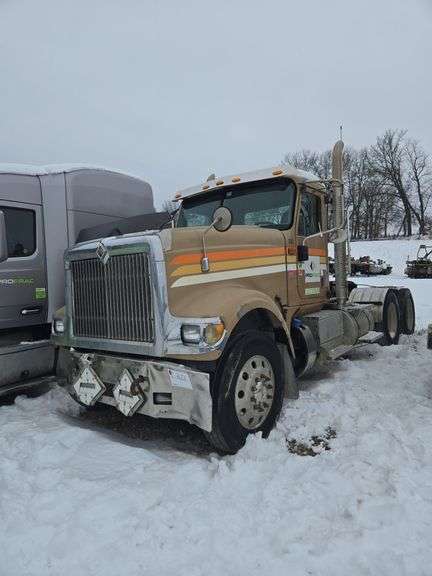 2014 International 9900 showing 244,417 mi, 9,047 hrs - runs