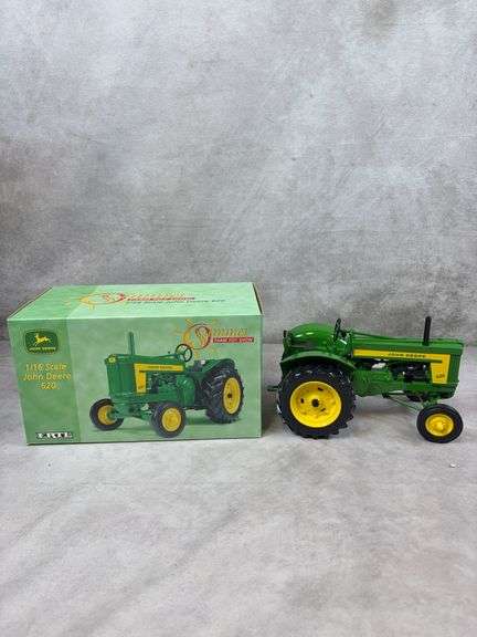John Deere 620 model tractor - Summer Farm Toy Show - 1/16 scale