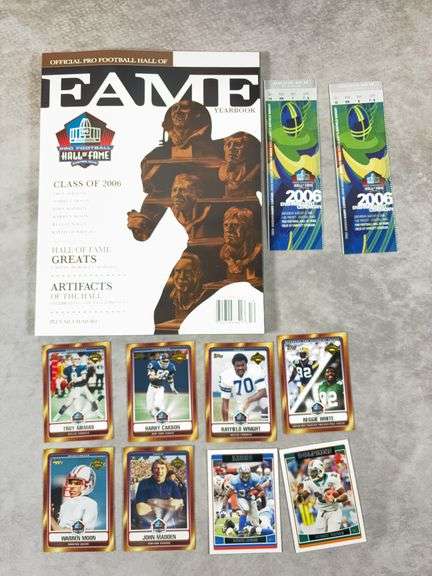 Official Pro Football Hall of Fame Yearbook 2006  Class of 2006 w/Topps Trading Cards