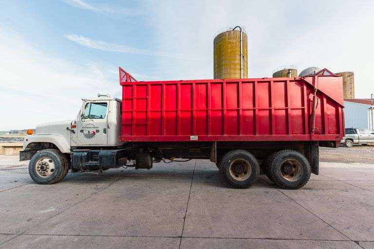 2000 International 2574 Dump truck