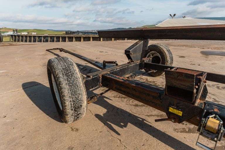 2010 J+M 251 Header Cart