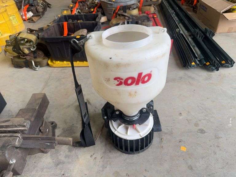 Solo Spreader