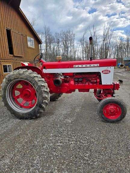 Farmall 560 Diesel, Rebuilt engine, Runs good