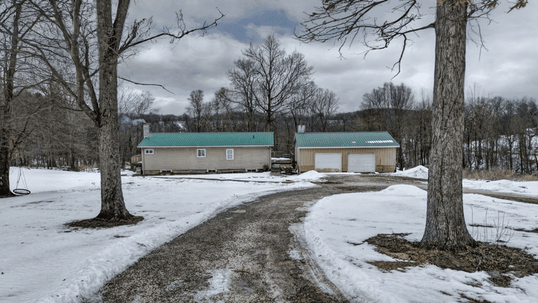 2 Bed 2 Bath Ranch on 11+ ...