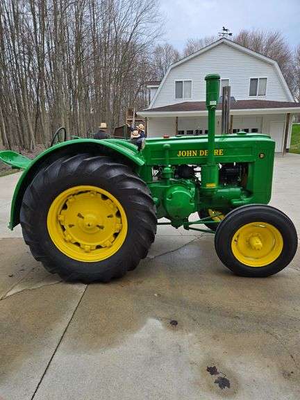 John Deere D styled