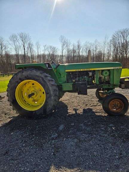 John Deere 4230