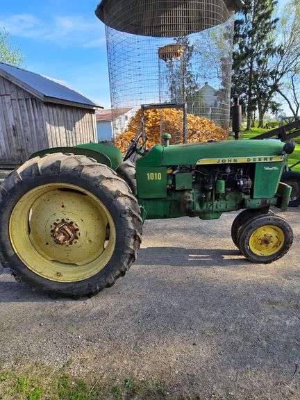 John Deere 1010