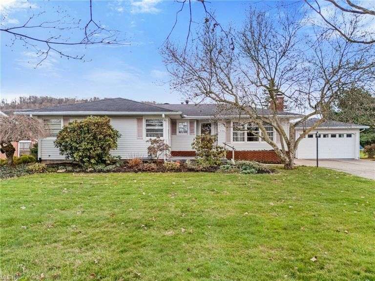 516 E Main St, Gnadenhutte...