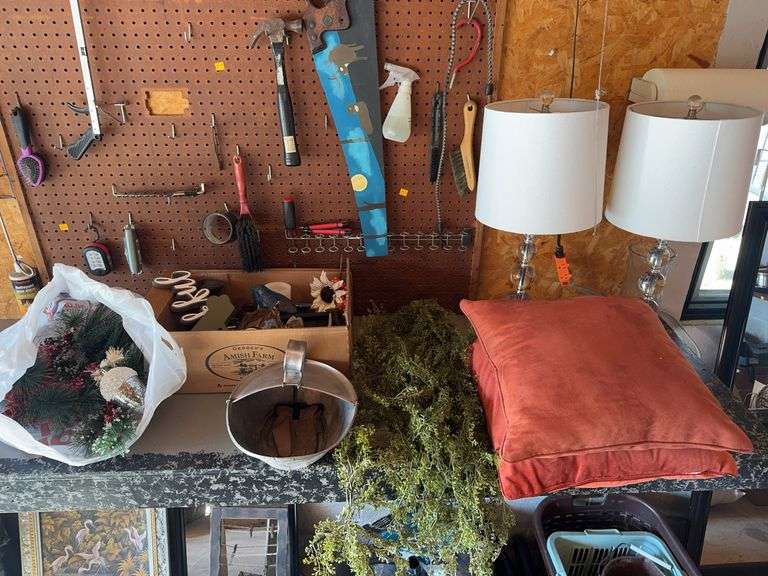 Home and Seasonal Decor, Pillows, Lamps