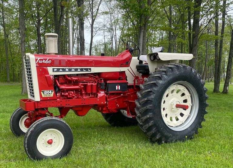 Farmall 1206, Completely Restored