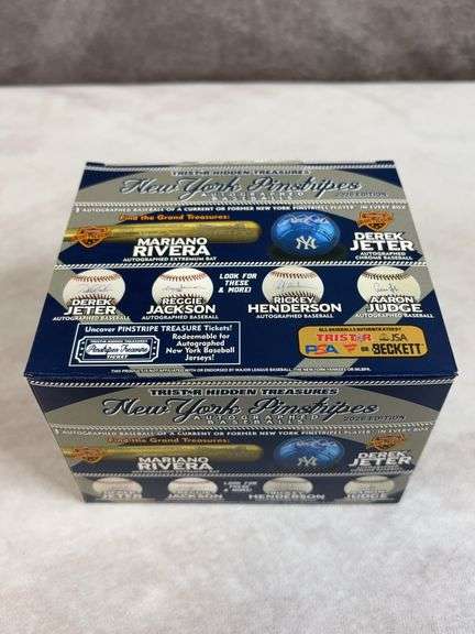 Chuck Knoblauch Autographed NY Yankees Pinstripe Treasure ROMLB