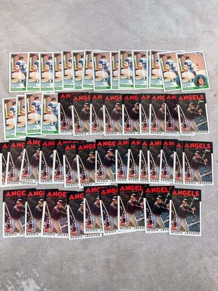 34x 1986 Topps Reggie Jackson #700 & 18x 1983 Topps Fernando Valenzuela