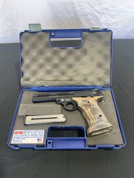 Smith and Wesson .22 LR Mod. 22A-1 Pistol and Mag *ALL GUN BUYERS MUST BE 21 YEARS OR OLDER. VALID I