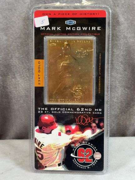 1998 Fleer Mark McGwire 62nd HR Gold Commemorative Card