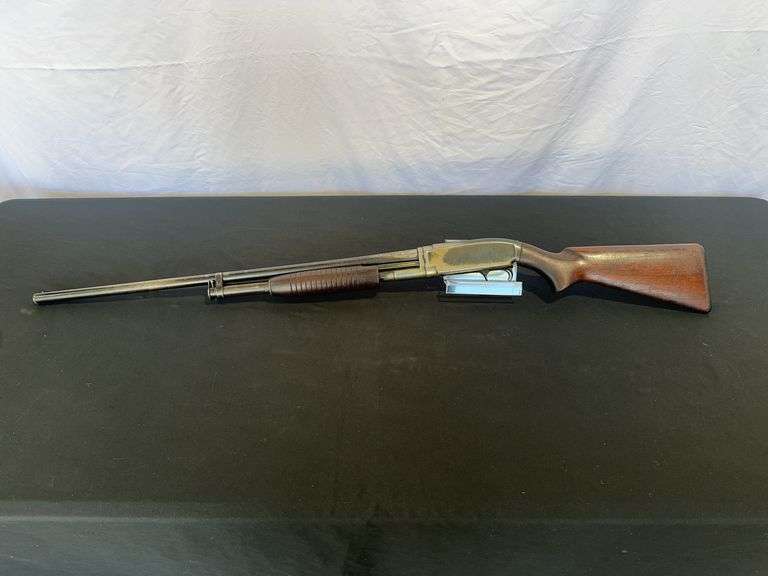 Winchester Mod. 12 12 GA. 2 3/4 Cham. Fixed Full Shotgun *ALL GUN BUYERS MUST BE 18 YEARS OR OLDER. 