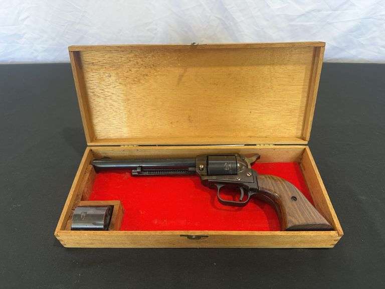 Heritage Rough Rider Cal. 22 LR.  and .22 Mag. Pistol *ALL GUN BUYERS MUST BE 21 YEARS OR OLDER. VAL