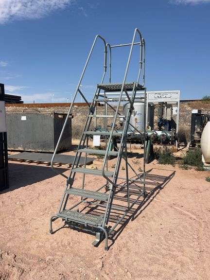Industrial rolling ladder