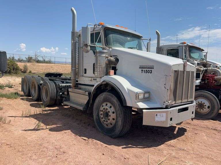 2019 Kenworth T8 Series showing 35,605 mi, 5,924 hrs- runs
