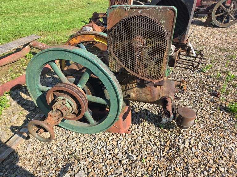 Hit & miss pump jack engine
